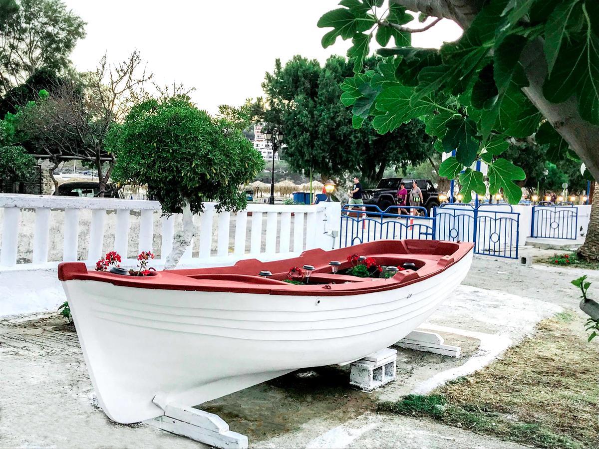 Katerina Beach Rooms อานดรอส ภายนอก รูปภาพ