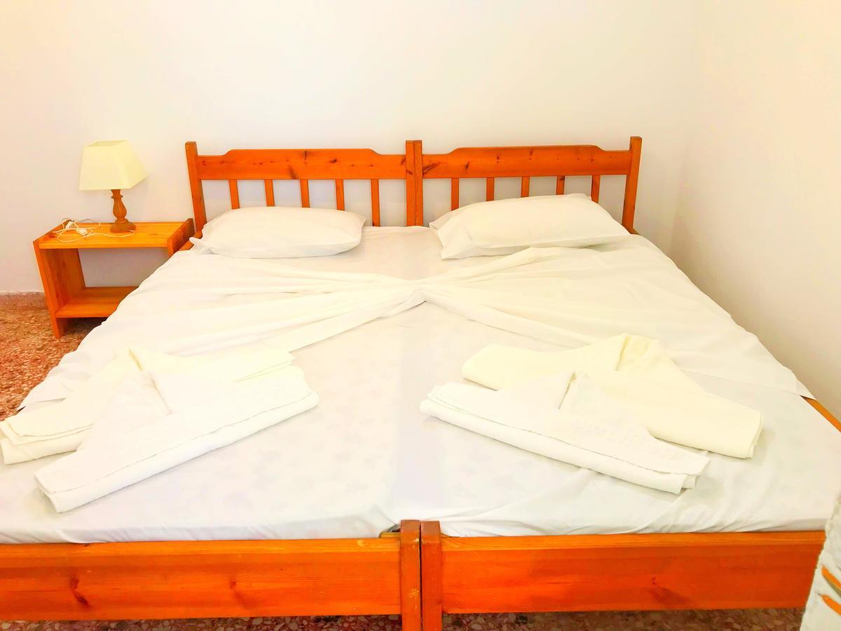 Katerina Beach Rooms อานดรอส ภายนอก รูปภาพ