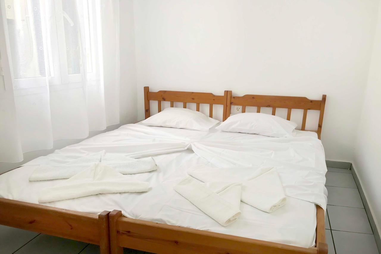 Katerina Beach Rooms อานดรอส ภายนอก รูปภาพ