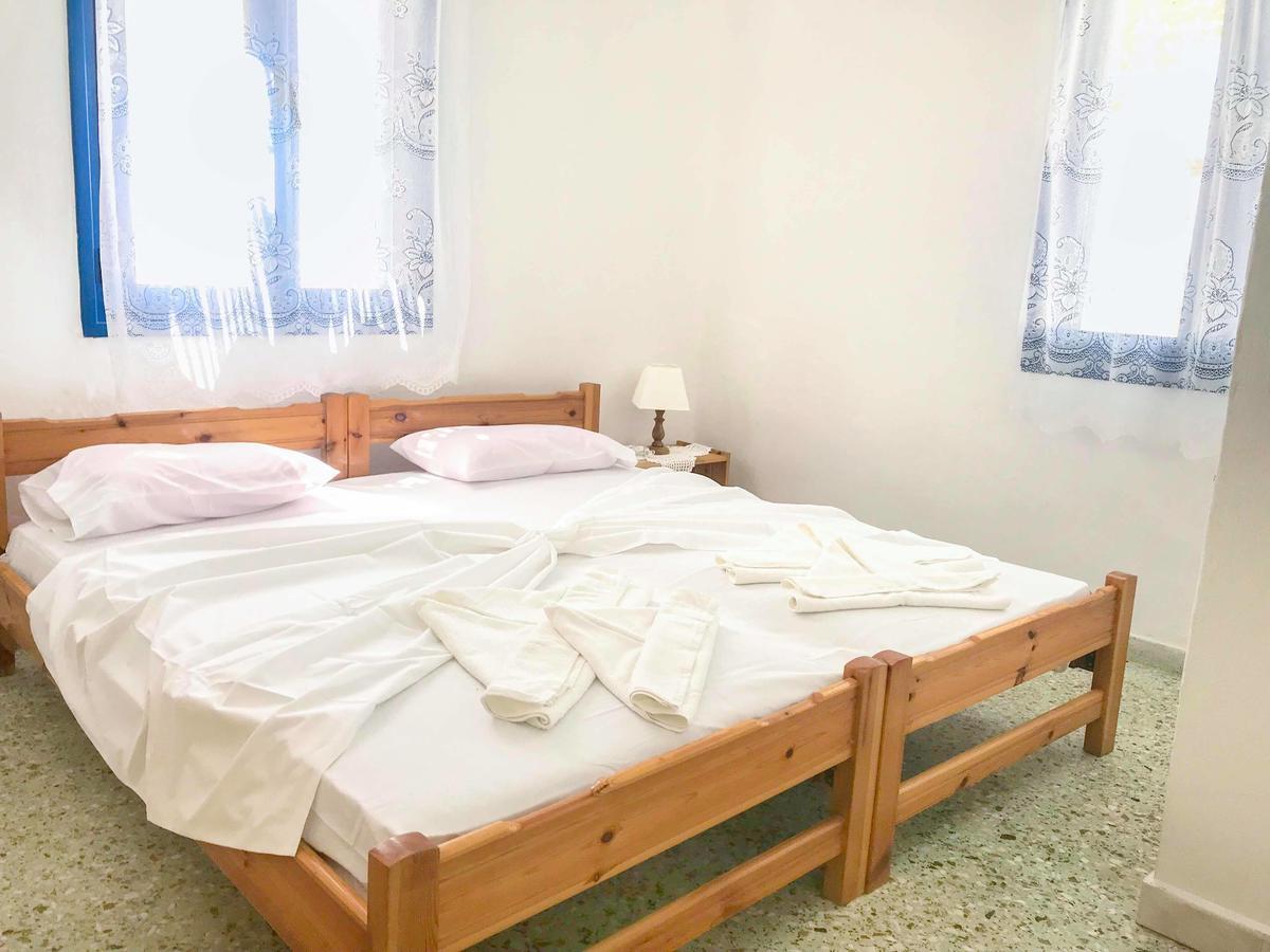 Katerina Beach Rooms อานดรอส ภายนอก รูปภาพ