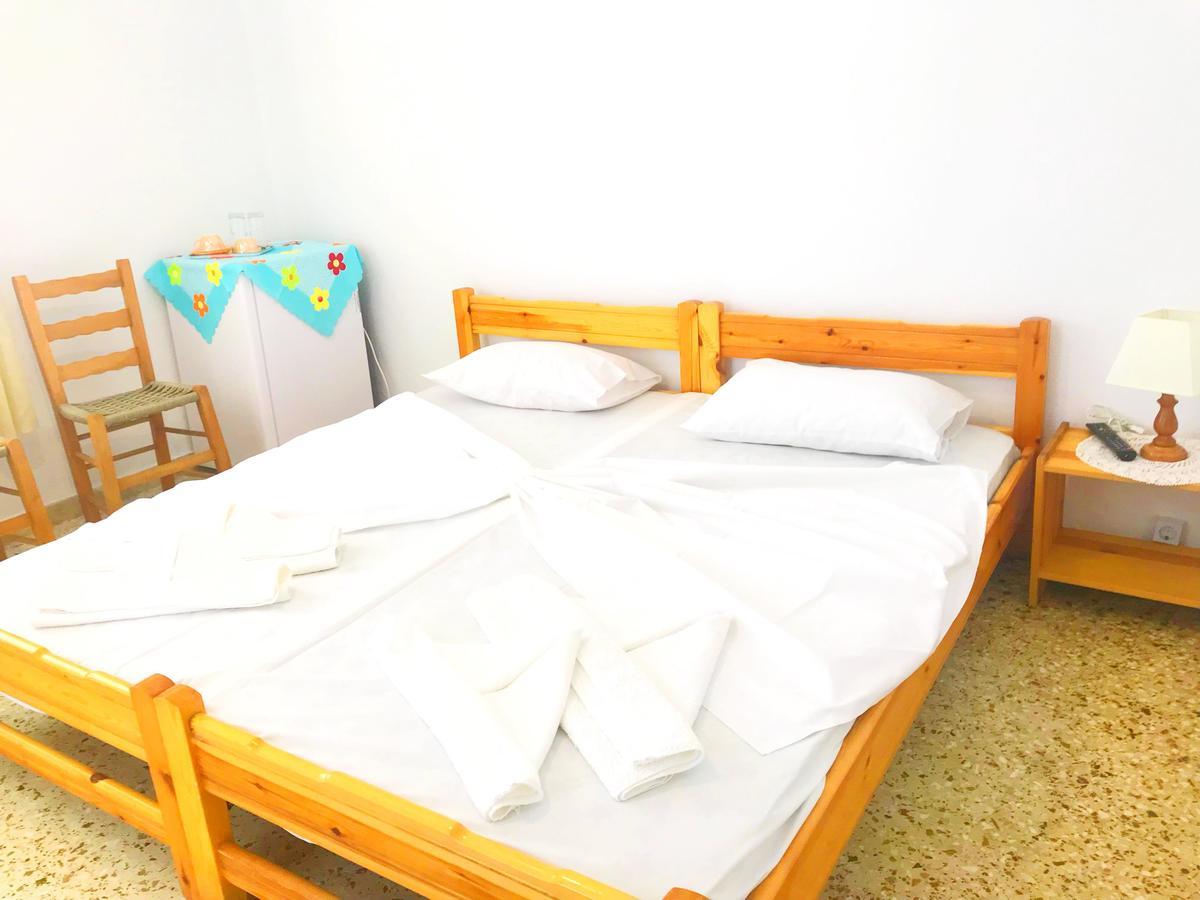 Katerina Beach Rooms อานดรอส ภายนอก รูปภาพ